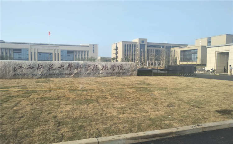 俄勒岡松木地板籃球場造價是的多少?