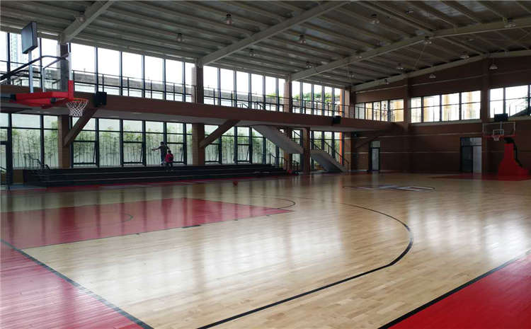 楓樺木籃球場實木地板怎么保養?