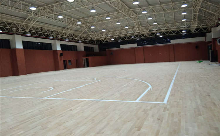 五角楓風雨操場運動地板**是多少錢?