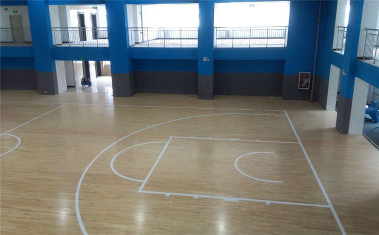 柞木運動體育地板造價是的多少?